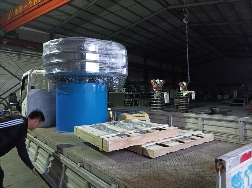 旋振篩、網(wǎng)架、電機(jī)等發(fā)貨