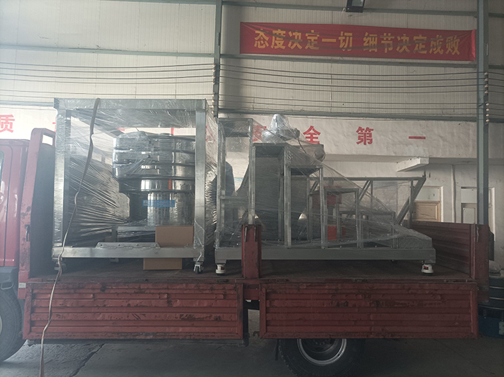 超聲波旋振篩、無塵投料站、架子和樓梯發(fā)貨