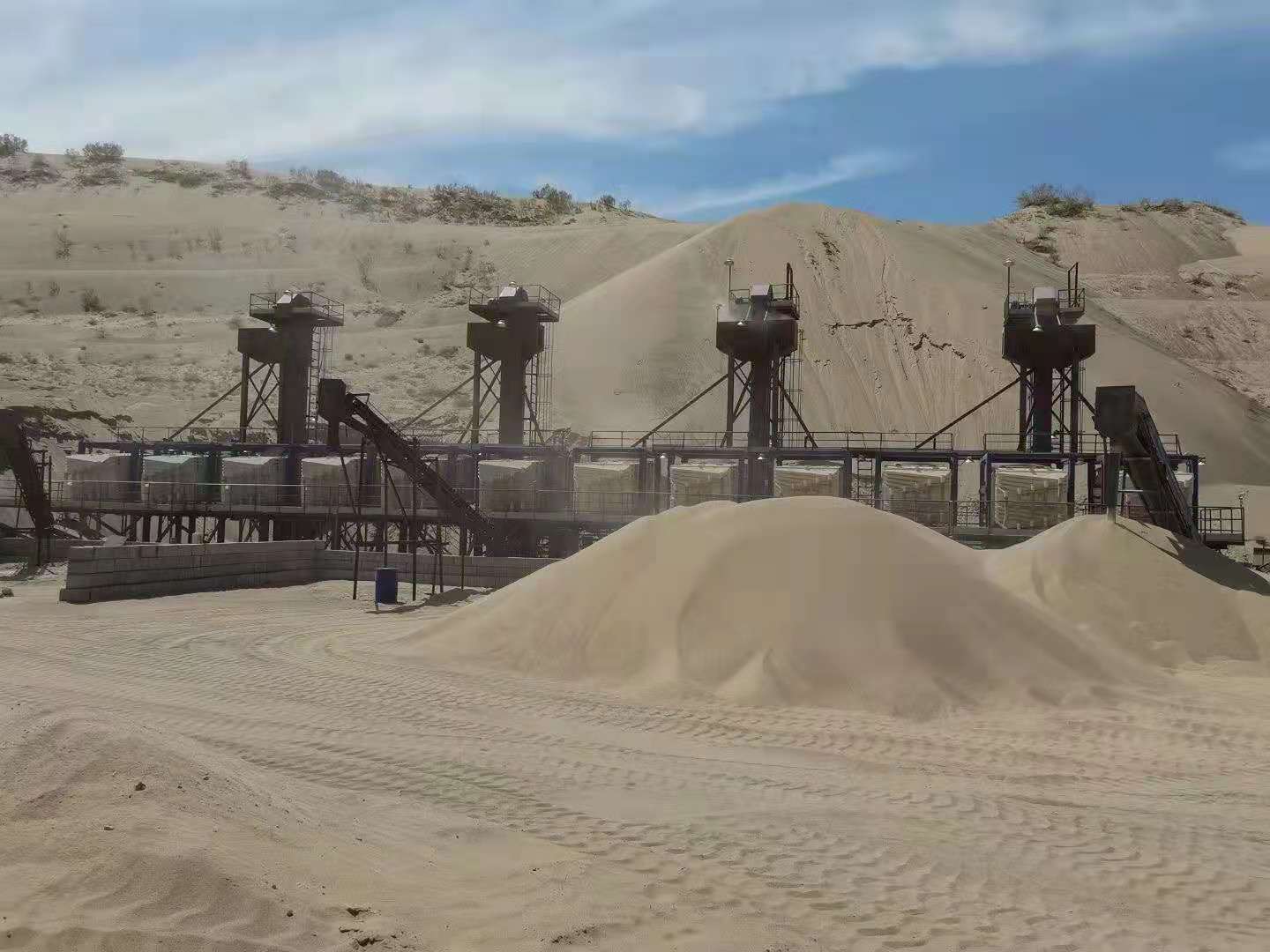 新疆某硅業(yè)上市公司設(shè)備現(xiàn)場