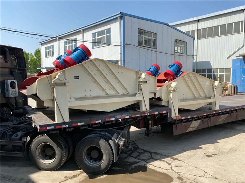 廣東客戶2臺脫水篩裝車發(fā)貨現(xiàn)場