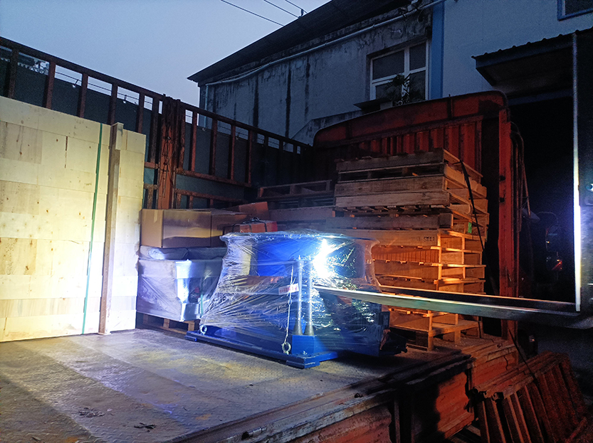 搖擺篩、平臺(tái)、網(wǎng)架等發(fā)貨